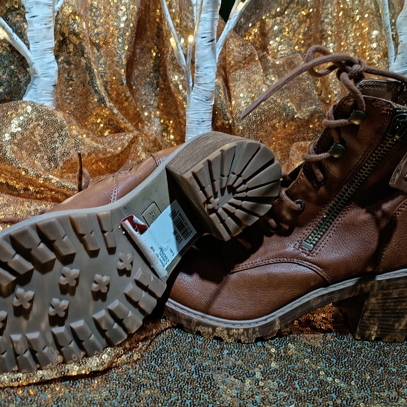 Zodiac Brown Lace-Up Boots with Zipper - Picture 3 of 4